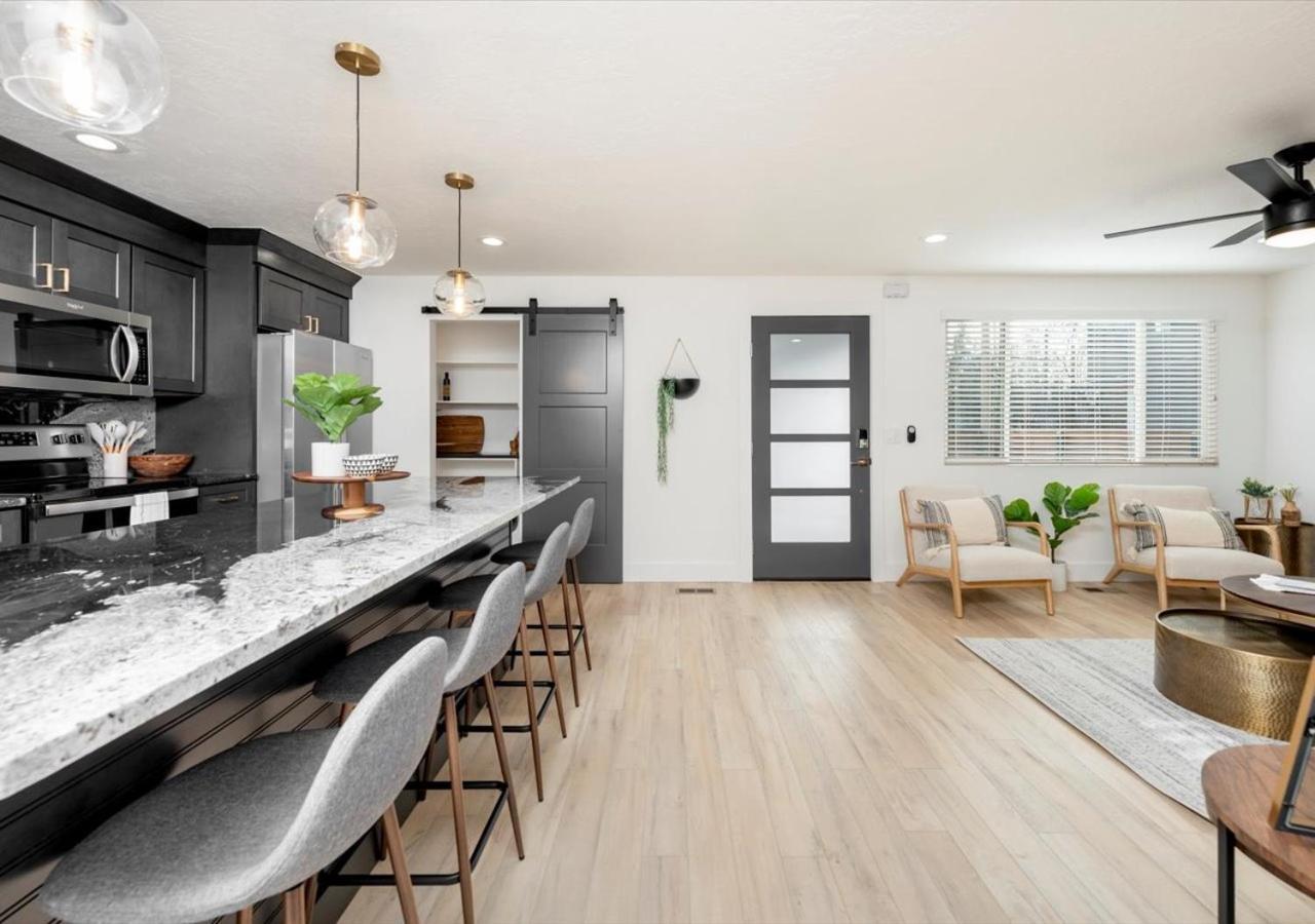 Mid Century Modern Boise-River Bungalow W/ Hot Tub Zewnętrze zdjęcie